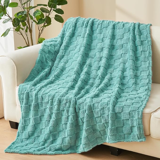 NEWCOSPLAY 3D Checkered Flannel Queen Blanket, Mint Green, 90"x90" | Super Soft Cute Lightweight Decorative Premium Silky Fleece Blanket for Couch Sofa Bed, Gift for Women Men, All Season Use