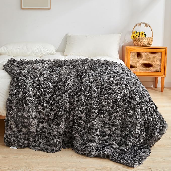XeGe Luxury Faux Fur Leopard Print Blanket, Soft Cheetah Print Fluffy Bed Throw, Shaggy Plush Decorative Couch Blanket, Furry Animal Print Fuzzy Throw for Sofa Bed Couch, Light Grey, 60x80