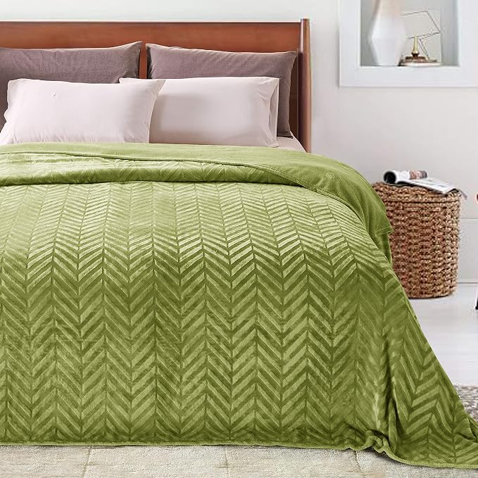 Whale Flotilla Flannel Fleece Fall Bed Blanket Queen Size, Olive Green | Lightweight Breathable Soft Bedspread, Plush Fluffy Coverlet Chevron Design Decorative Blanket for Home Life, 90x90 Inch