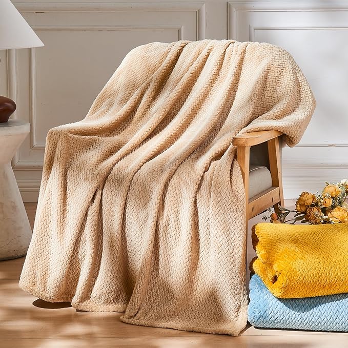 NEWCOSPLAY Fleece Leaves Pattern Queen Blanket, Brown, 90"x90" | Super Soft Throw Blanket, Lightweight Cozy Bed Sofa Blanket, Premium Silky Flannel Fleece, Travel Blanket for All Season Use