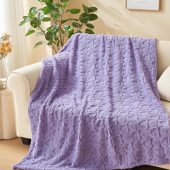 NEWCOSPLAY 3D Heart Checkered Flannel Twin Blanket, Lavender Love, 60"x80" | Super Soft Cute Lightweight Decorative Premium Silky Fleece Blanket for Couch Sofa Bed, Gift for Women Men, All Season Use