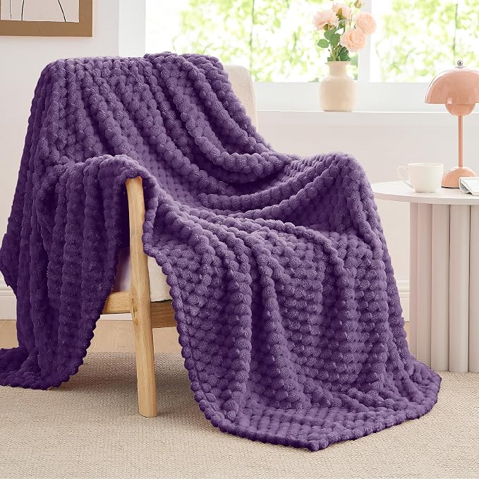 BEDELITE Purple Throw Blanket for Couch, Soft Cozy Gifts for Women, 50 * 60 | 3D Jacquard Decorative Fleece Blanket, Super Soft Plush Throws, Cute Birthday Gift for Women & Men, Suitable for All Seasons