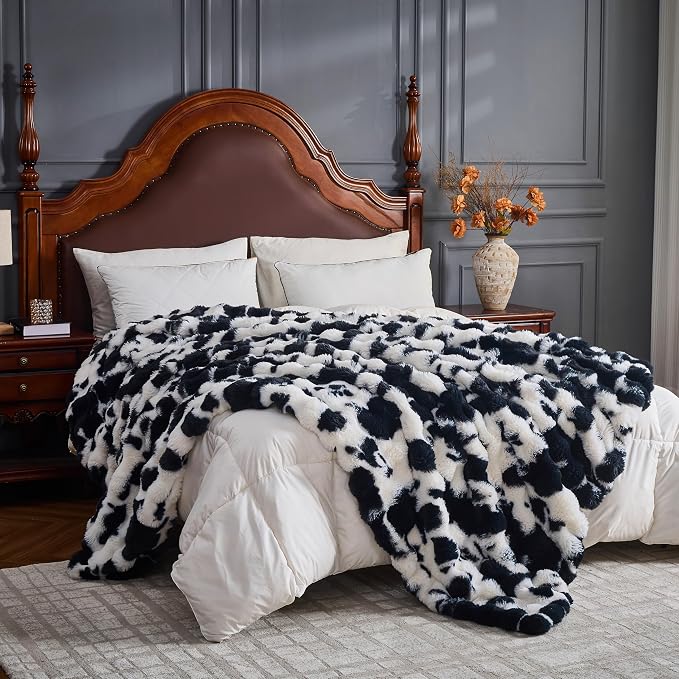Faux Fur Throw Blanket Twin Size for Couch Sofa Bed Camping, 750 GSM Double Sided Super Soft Fluffy Warm and Cozy Cow Print Blankets for Bedroom Living Room Hotel, Black White, 60''x80''