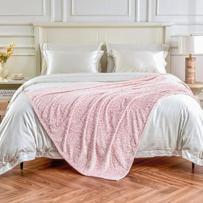 Edenleaf Leopard Print Blanket Fleece Throw for Bed Sofa Travel and Camping, Super Soft Cozy Fluffy Plush Cheetah Print Blanket for All Seasons 50"x60" (Light Pink)