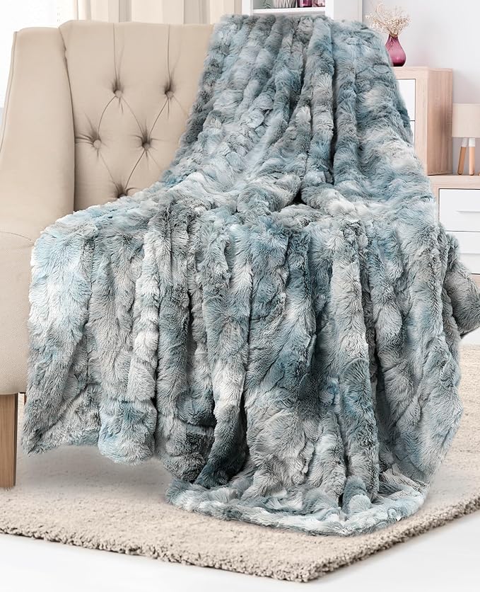 Everlasting Comfort Soft & Comfortable Arctic Blue Faux Fur Throw Blanket for Couch - (50"x65") Minky & Fluffy Fall Blankets & Throws, Plush Fuzzy Cover for Bed, Sofa & Living Room - Cozy Home Decor