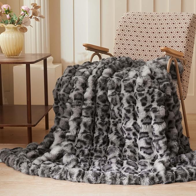 LIFEREVO Leopard Print Luxury Fluffy Faux Rabbit Fur Throw 50x60, Gray | Cheetah Print Plush Bubble Blanket for Bed Couch Sofa, Washable Soft Comfy Furry Lap Throw for Home Office Adults Teens Kids