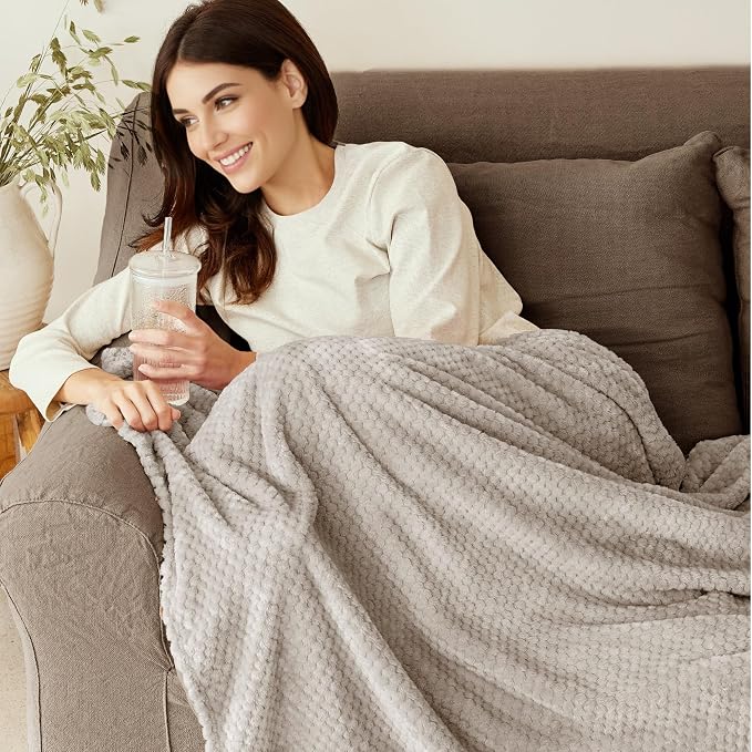 Exclusivo Mezcla Large Waffle Fleece Throw Blanket for Couch, Tan | Lightweight Soft Blanket for Sofa, Bed, Living Room, Plush Fluffy Throw for Home Decor, Travel, All Season, 50x70 Inches