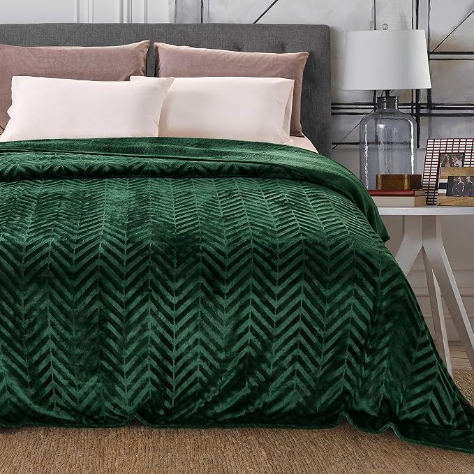 Whale Flotilla Flannel Fleece Fall Bed Blanket King Size, Emerald Green | Lightweight Breathable Soft Bedspread, Plush Fluffy Coverlet Chevron Design Decorative Blanket for Home Life, 90x104 Inch