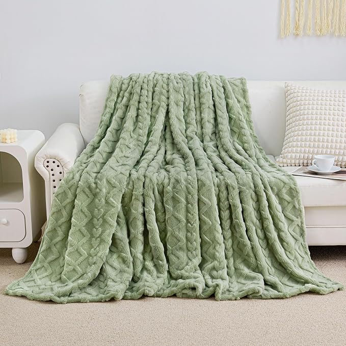 Aganear Fleece Throw Blanket for Bed Couch 90"x108" Sage Green | Lightweight Fuzzy Throw,Warm Gift for Women,Christmas,Housewarming,Soft,Boho Design for Room Home Decor,All-Season Use
