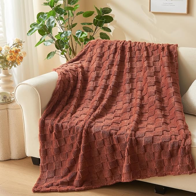 NEWCOSPLAY 3D Checkered Flannel Queen Blanket, Coffee Checkered, 90"x90" | Super Soft Cute Lightweight Decorative Premium Silky Fleece Blanket for Couch Sofa Bed, Gift for Women Men, All Season Use