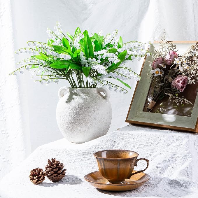 Ceramic Vase - Small White Vases for Decor - 6in Flowers Vases for Centerpieces - Farmhouse Rustic Vases for Pampas Grass, Decorative Vase for Bouquet, Lyeec Clay Pottery Terracotta Vase