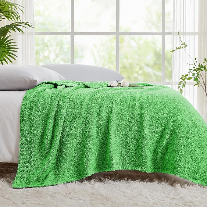 Super Soft Green Throw Blanket - Lightweight Plush Fuzzy Fluffy Warm Cozy Blankets and Throws for Sofa Bed All Season Use, 50x60 inches