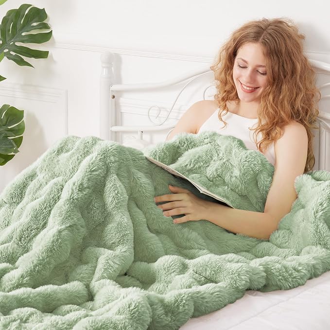 Comelady Soft Fluffy Faux Fur Throw Blanket 50"x60", Bubble Plush Texture | Sage Green Thick Fuzzy Throw, No-Shedding, Aesthetic & Cozy for Couch Bed Room Decor, Warm Gift for Women Men