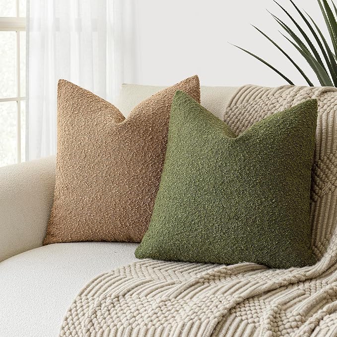 Foindtower Pack of 2 Modern Textured Boucle Throw Pillow Covers Accent Solid Decorative Pillow Cases Cozy Woven Couch Cushion Case for Chair Sofa Bedroom Living Room Home Decor, 18 x 18 Inch,Green