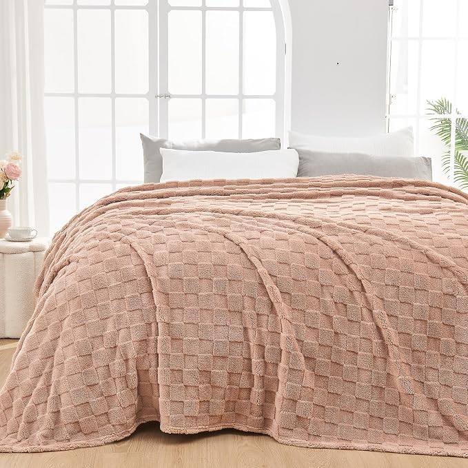 NEWCOSPLAY 3D Checkered Flannel Queen Blanket, Taupe Checkered, 90"x90" | Super Soft Cute Lightweight Decorative Premium Silky Fleece Blanket for Couch Sofa Bed, Gift for Women Men, All Season Use