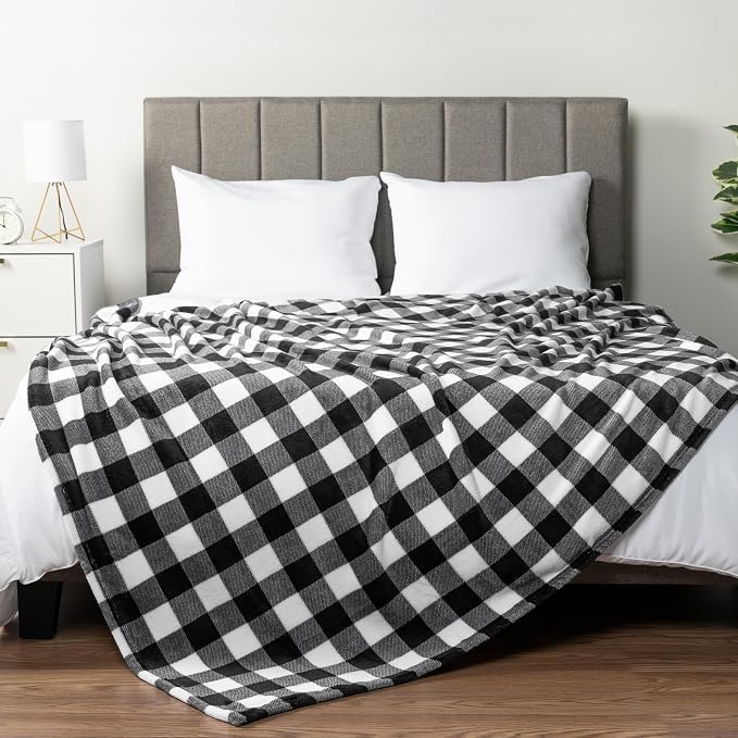 PAVILIA Black and White Buffalo Plaid Fleece Throw Blanket for Couch, Soft Checkered Flannel Blanket for Sofa, Plaid Christmas Couch Throw Bed, Warm Cozy Decorative Blanket Fall Decor Gift, 50x60