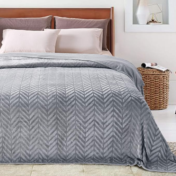 Whale Flotilla Flannel Fleece Fall Bed Blanket Queen Size, Silver Grey | Lightweight Breathable Soft Bedspread, Plush Fluffy Coverlet Chevron Design Decorative Blanket for Home Life, 90x90 Inch