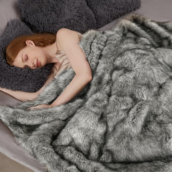 Luxury 1000GSM Faux Fur Throw Blanket, Super Heavy Thick Warm Cozy Blankets for Couch Bed Sofa, Plush Fuzzy Elegant Soft Reversible Mink Blanket for Living Room Bedroom, 50''x60'',White&Grey