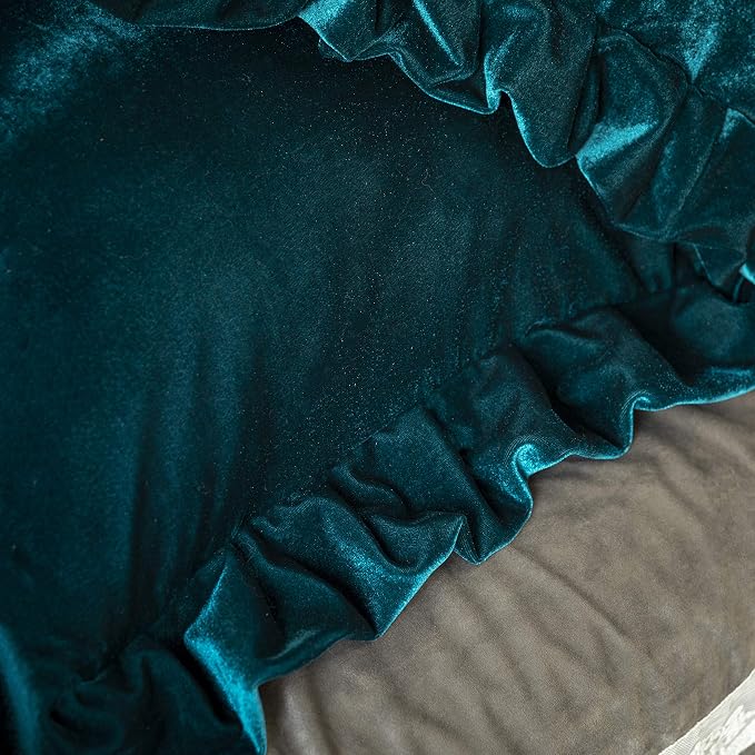 GLORY SEASON Velvet Throw Pillow Cover Soft Decorative Luxurious Solid Square Cushion Case for Sofa Couch Bedroom Farmhouse,Pack of 2, 18 x 18 Inches, Malachite Green