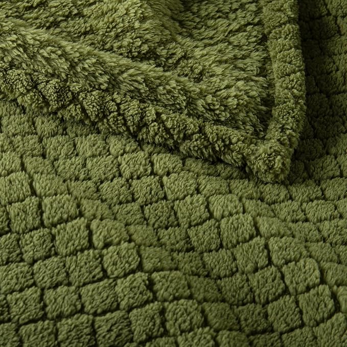 Exclusivo Mezcla Soft Fleece Throw Blanket for Couch, Olive Green | Jacquard Lightweight Cozy Throws for Bed, Sofa, Breathable Decorative Fuzzy Textured All Season Use, 50x60 Inches