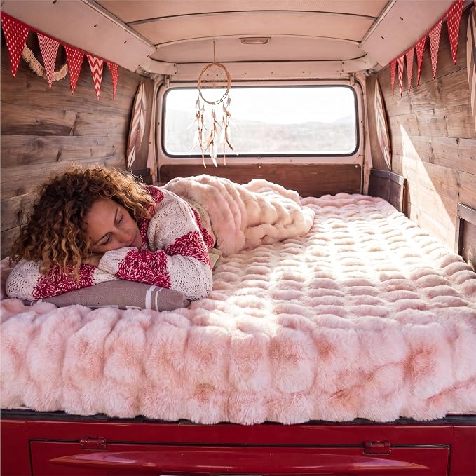 Bedsure GentleSoft Bubble Faux Fur King Size Blanket for Bed, Fluffy Fuzzy King Blanket for Winter, Soft Cozy Faux Fur Bedding Thick Warm Plush Decor for Bedroom, Tie-dye Pink, 104x90