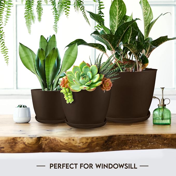 Plant Pots Indoor with Drainage, 5 Pack Multi-Size Planters Set, Brown | Drainage holes included Multiple sizes 7/6.6/6/5.3/4.8 In Indoor plants and flowers Durable plastic construction