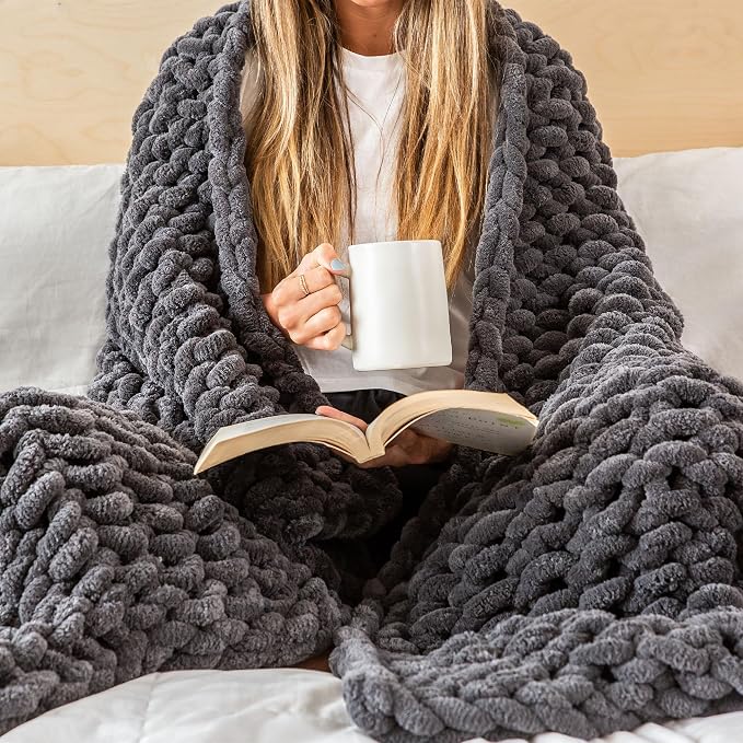 SAMIAH LUXE Chunky Knit Throw Blanket 50x70, Graphite Gray Chenille Throw Blanket for Couch Bed Sofa, Soft Fluffy Cable Knit Blanket, Oeko-TEX Certified, Machine Washable