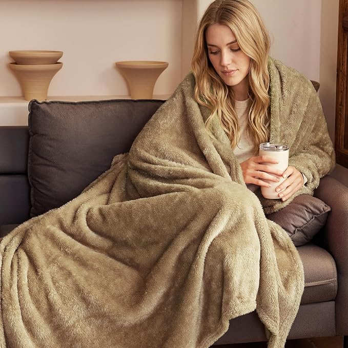 Exclusivo Mezcla Fuzzy Plush Fleece Bed Blanket King Size, Brown | 104x90 Inches, Super Soft and Cozy Bed Blanket, Fluffy Decorative Bedding for Livingroom, Bedroom, All Season