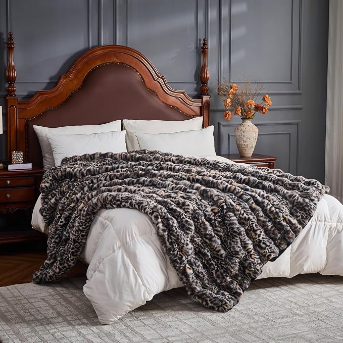 Leopard Faux Fur Bed Blankets 80''x90'', 750 GSM Double Sided Fluffy Warm Thick Bubble Furry Blanket for Bed, Sofa, Couch, Travel, Super Cozy Plush Cheetah Print Throw Blanket for All Seasons