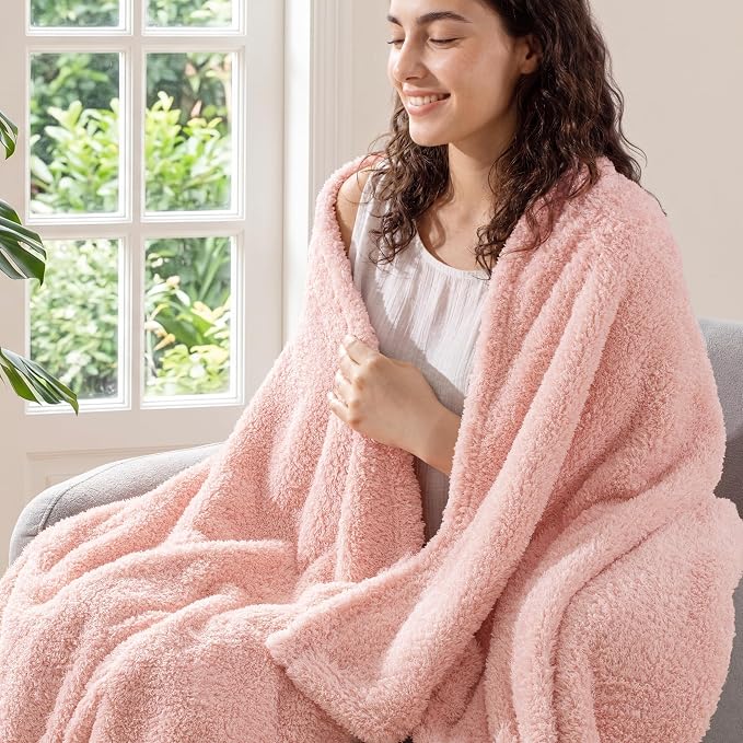 Exclusivo Mezcla Fleece Twin Size Blanket for Couch and Bed, 60" x 80" | Super Soft and Cozy Fluffy Blanket for Women, Lightweight and Fuzzy Blanket for Teens Back to School, All Season, Light Pink