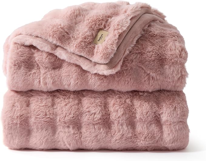 Bedsure GentleSoft Bubble Faux Fur Blankets Queen Size, Fluffy Fuzzy Queen Blanket for Bed, Soft Cozy Faux Fur Bedding for Winter, Thick Warm Plush Bed Cover, Dusty Rose, 90x90