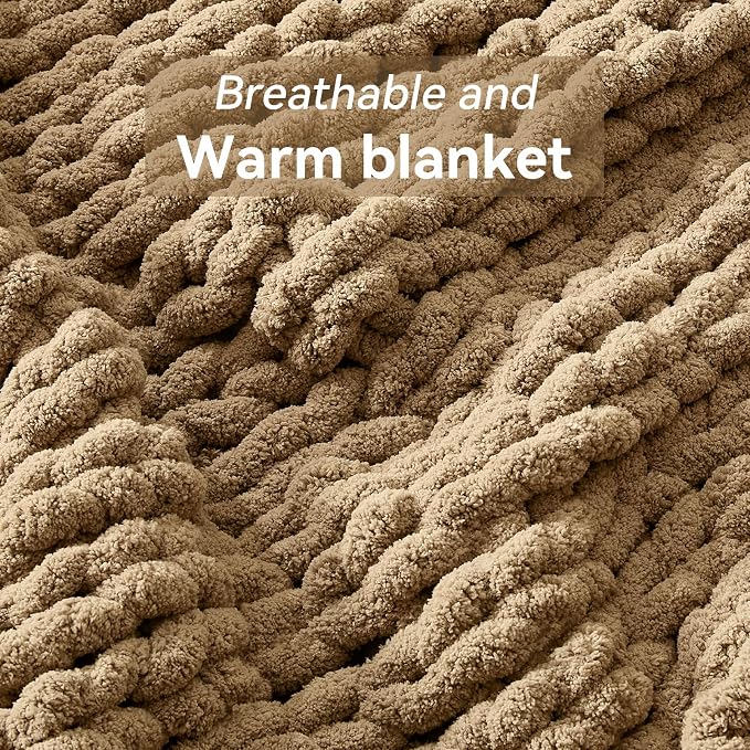 Negwoo Chunky Knit Throw Blanket, Knitted Throw Chenille Yarn, 40"*50" | Soft Thick Cable Knitted Blankets, Handmade Big Thick Blanket, Machine Washable Cute Comfy Blanket for Home Decor,Light brown
