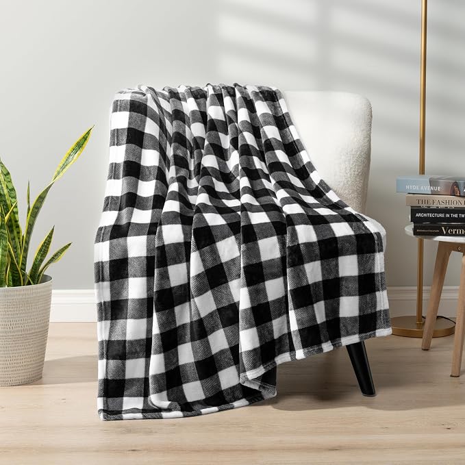 PAVILIA Black and White Buffalo Plaid Fleece Throw Blanket for Couch, Soft Checkered Flannel Blanket for Sofa, Plaid Christmas Couch Throw Bed, Warm Cozy Decorative Blanket Fall Decor Gift, 60x80