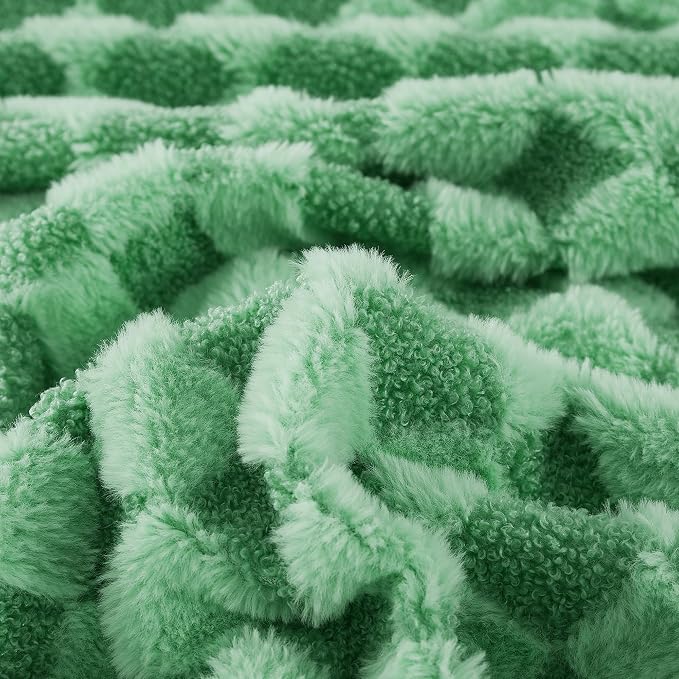 Luxury 3D Checkered Throw Blanket Reversible Thick Warm Blankets for Couch | Soft Velvet Flannel Fuzzy Plush Gift for Women