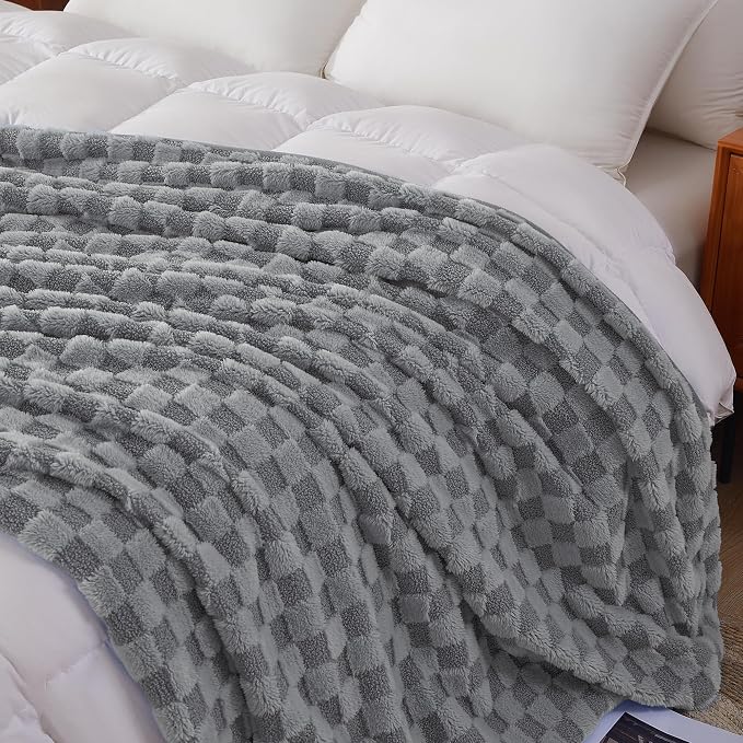 Luxury 3D Checkered Throw Blanket Reversible Thick Warm Blankets for Couch | Soft Velvet Flannel Fuzzy Plush Gift for Women
