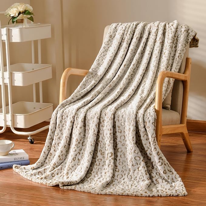 Excervent 3D Leopard Print Throw Blanket for Bed, 50x60 inches, Khaki | 280 GSM Lightweight Fleece Cheetah Throw Blanket for Couch Sofa Bed, Super Soft Cozy Warm Blankets, Suitable for All Seasons