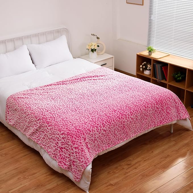 Excervent 3D Leopard Print Throw Blanket for Bed, 50x60 inches, Pink | 280 GSM Lightweight Fleece Cheetah Throw Blanket for Couch Sofa Bed, Super Soft Cozy Warm Blankets, Suitable for All Seasons